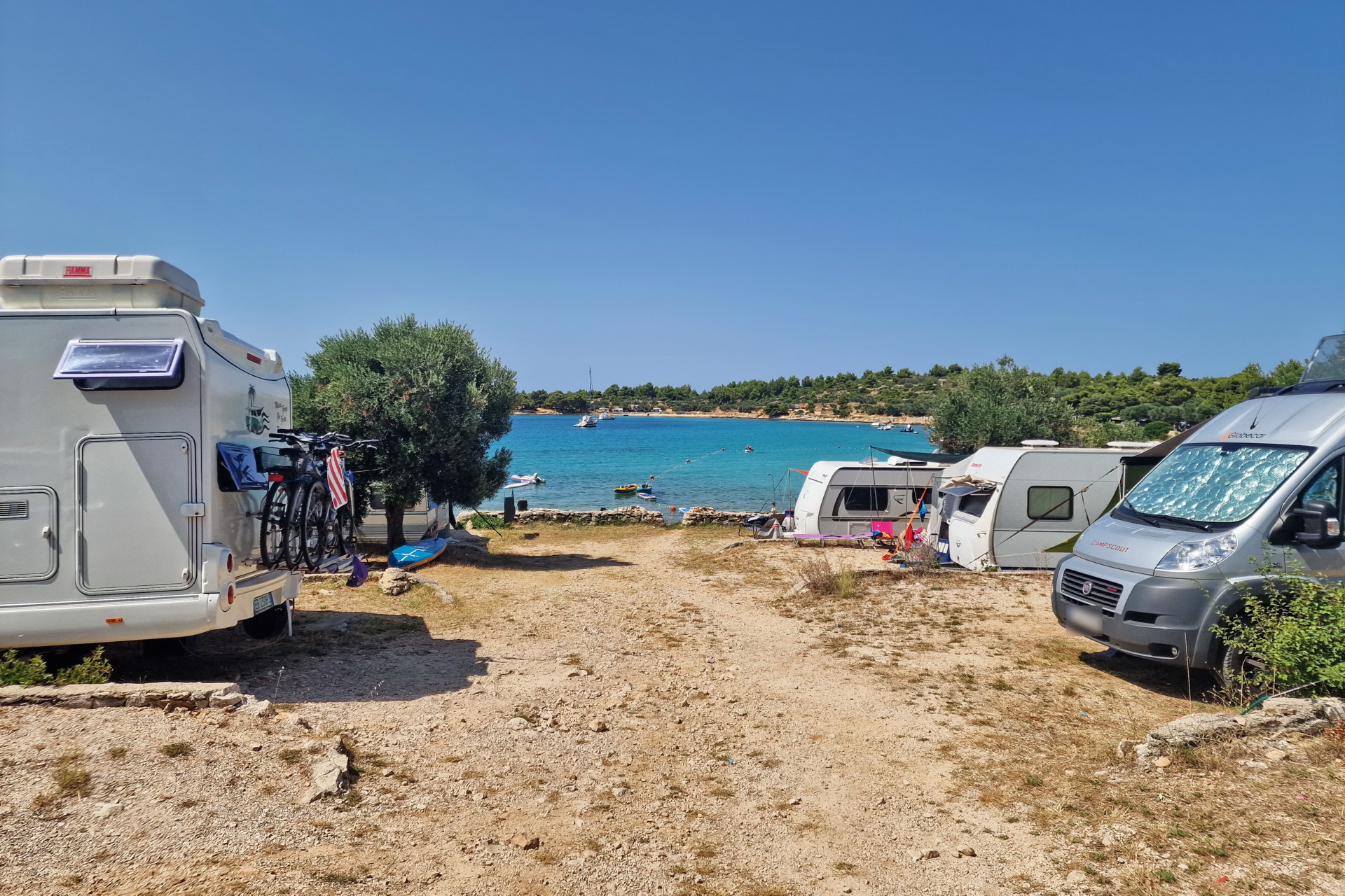 Kamp Kosirina - Betina, Murter, Severna Dalmacija - Avtokampi.si