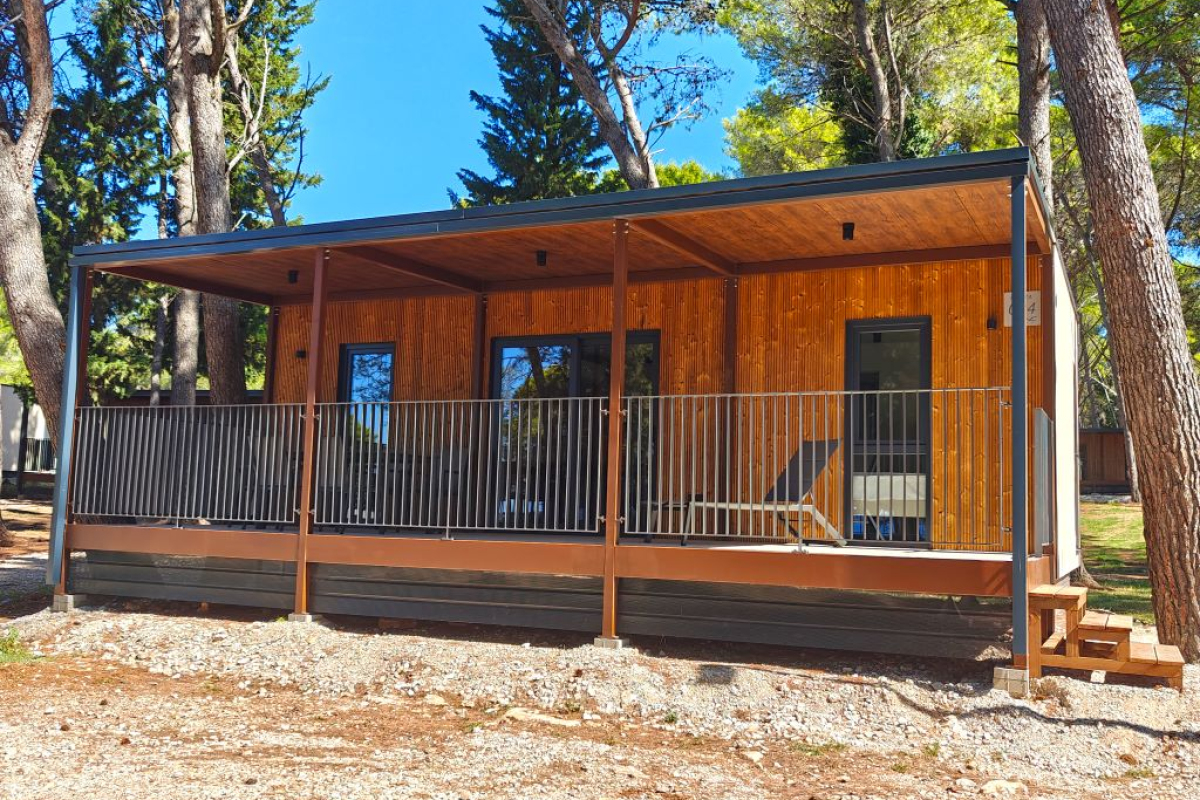 Kamp Pineta v Fažani ima nove mobilne hiške, že na voljo za rezervacije