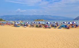 Otok Rab - kampiranje ob peščenih plažah