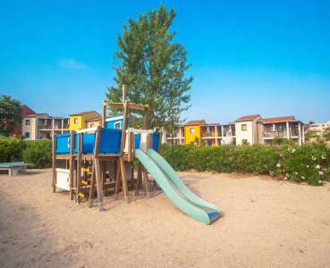 Belvedere Village Children Playground I x jpg 