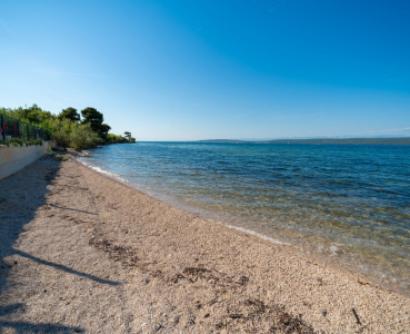 Kamp Nevia plaža