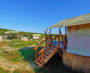 Krk Glamping Village- najem glamping šotora