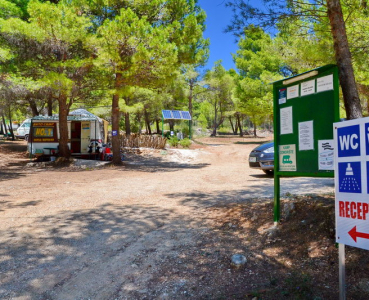 kamp No1 - Bol, otok Brač