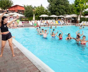 Roma Camping in Town Pool III jpg 