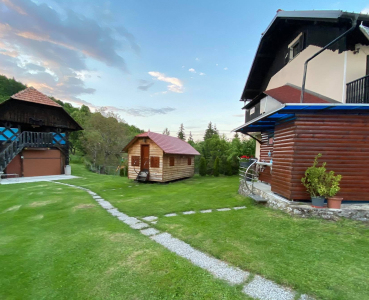 Turistična kmetija Lavrič - Vače, glamping