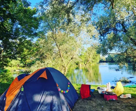 kamp Bela krajina - Podzemelje, kampiranje ob reki Kolpia kamp