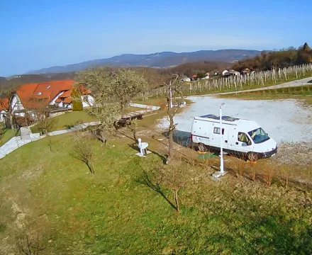 camper stop Dular Kostanjek - Krško