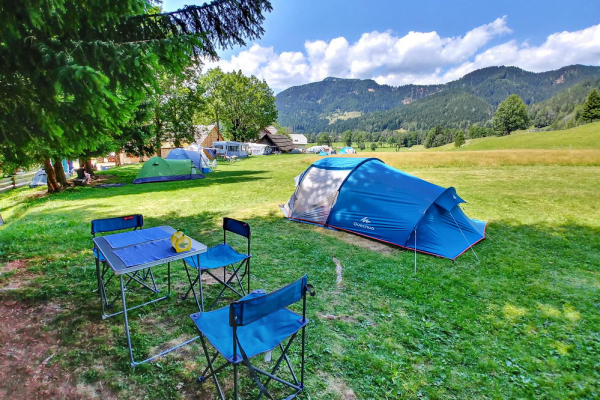 Kamp Šenkova domačija je podaril kampiranje na Jezerskem