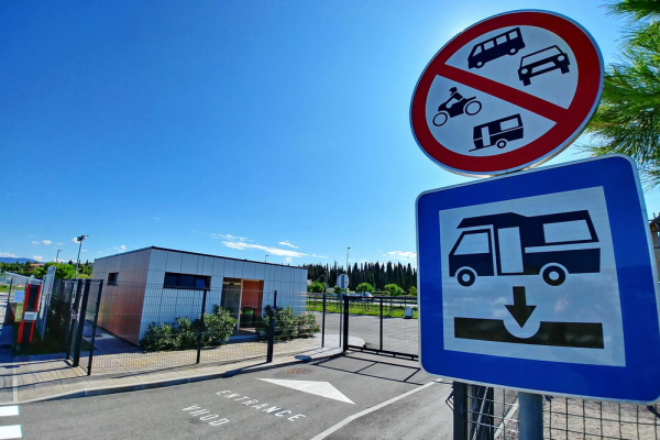 Dražje parkiranje avtodomov v Kopru in Izoli