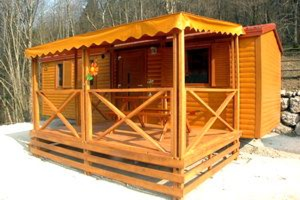 Kamp Nadiža ima še dve novi leseni mobilni hišici