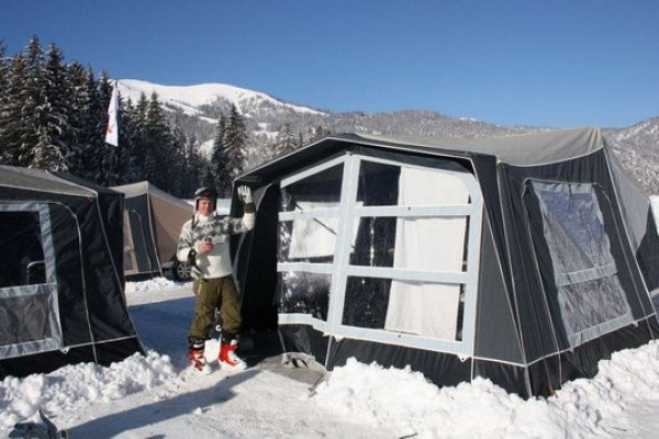 Ekipa Freedom centra iz Celja se je udeležila zimskega izziva Camp-let