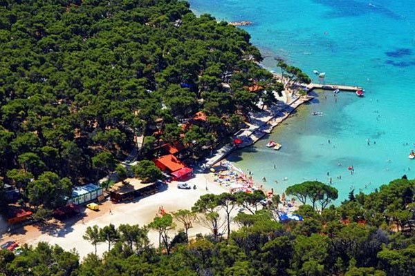 Camp Park Soline from Biograd is inviting you for a camping on tidy pitches and comfortable mobile homes