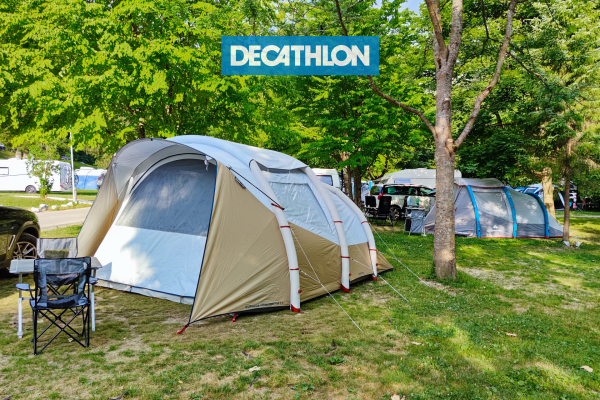 V Decathlon po šotor in celotno kamping opremo
