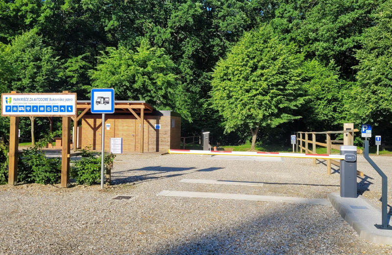 bukovnisko jezero slovenia camper stop 