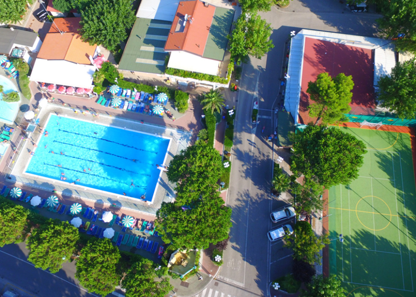 Camping Riccione pool tenis court 