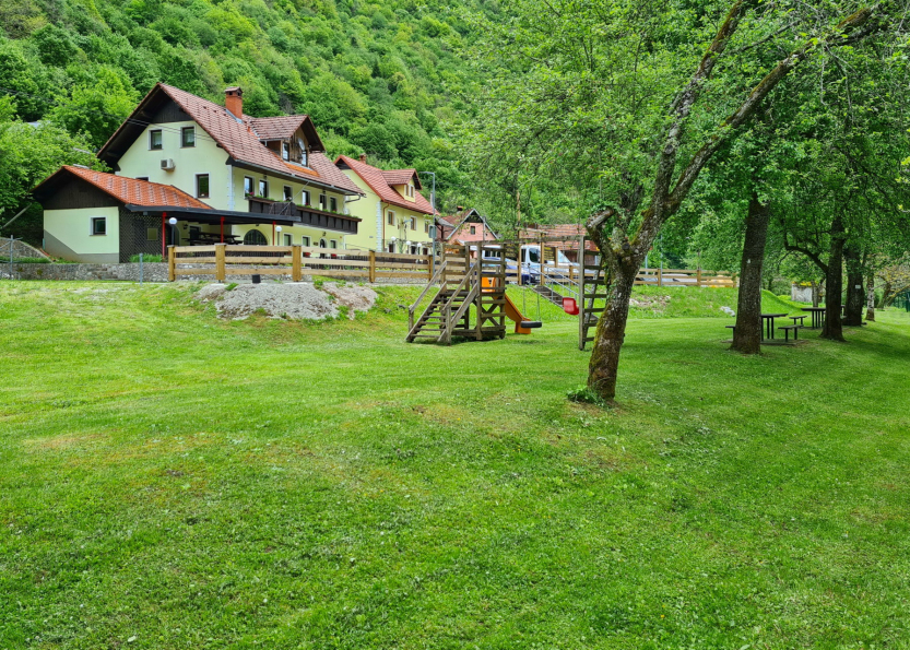 Kamp Bilpa - reka Kolpa