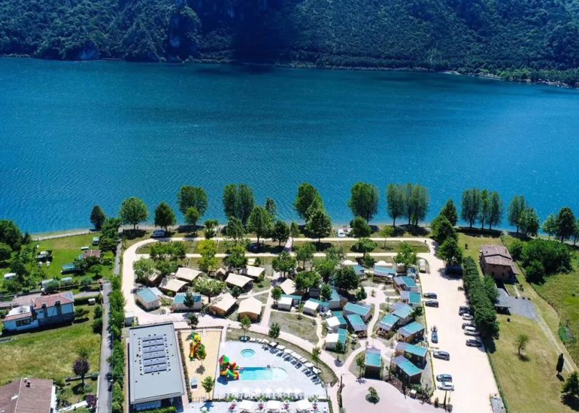 Lago Idro Glamping Boutique Exterior campsite birds eye view x jpg 