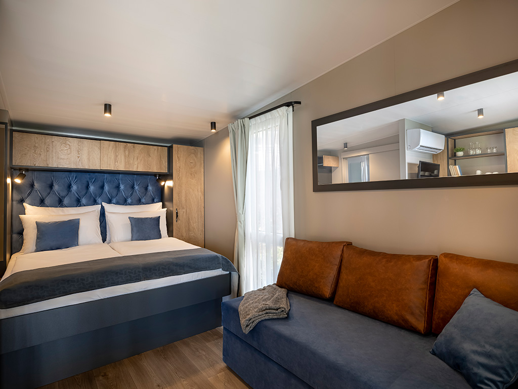 Lanterna Premium Camping Resort Punto Blu Village Interijer Sofa Za Spavacu Sobu